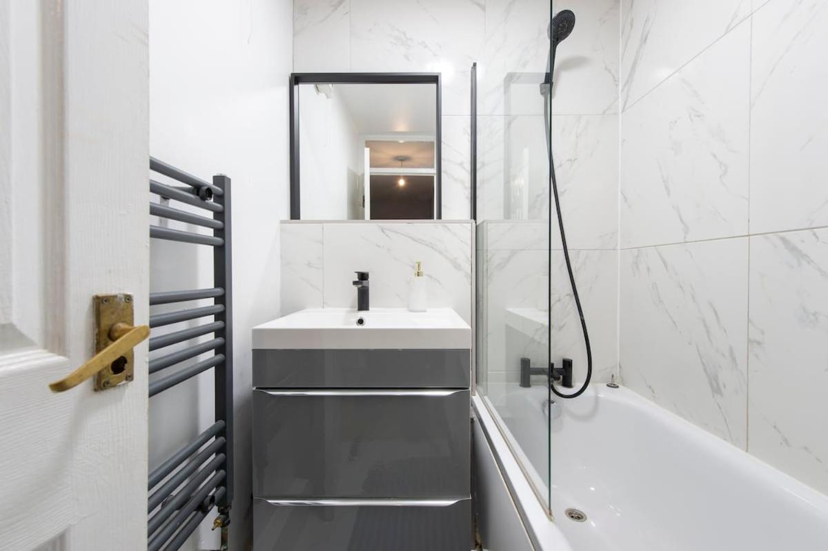 Lovely 2-Bed 20 Mins To Central Лондон Екстер'єр фото