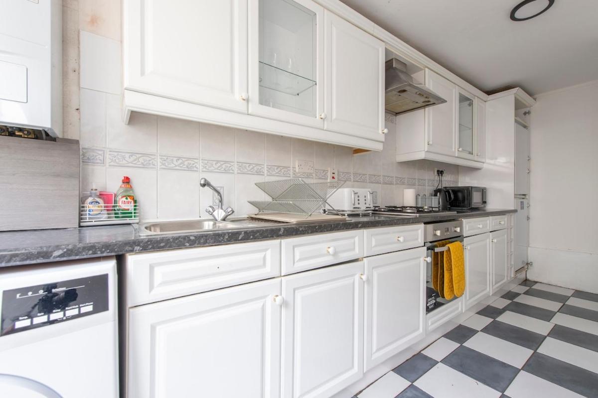 Lovely 2-Bed 20 Mins To Central Лондон Екстер'єр фото