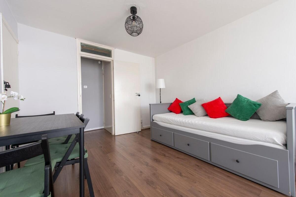 Lovely 2-Bed 20 Mins To Central Лондон Екстер'єр фото